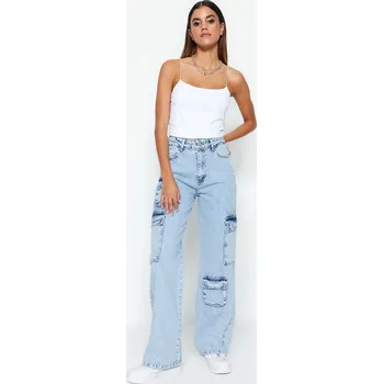 Dámské džíny Trendyol světle modré nákladní džíny s vysokým pasem a širokými nohavicemi s kapsou Trendyol světle modrá 2113484