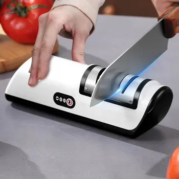 ELEKTRICKÝ BROUSEK NA NOŽE S JEDNODUCHÝM BROUŠENÍM A TICHÝM PROVOZEM POD 65 DB