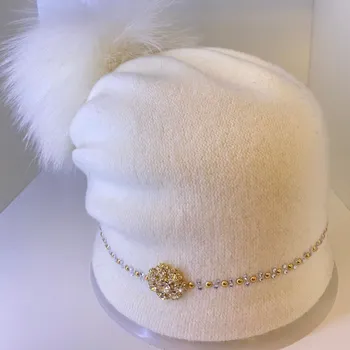 Čepice ANYTRA Dámská zimní čepice Pesta bílá