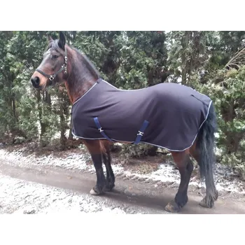 Deka pro koně Odpocovací fleesová deka s křížovým zapínáním Barva: černá, Velikost: 135