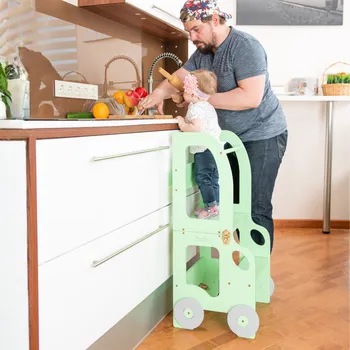 učicí věž Family-scl Montessori učící věž s motivem auta 3v1-Zelená