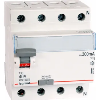 Proudový chránič Legrand Proudový chránič 4P 40A 0,3A typ AC P304 - 411728