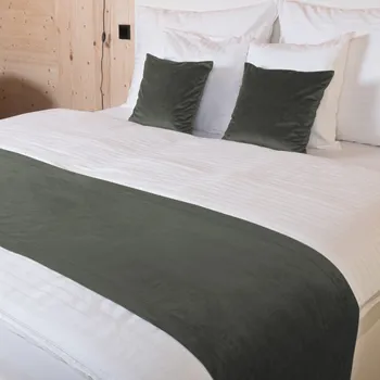 Přehoz na lůžko Sametový přehoz/běhoun na postel Velvet Premium SVP-021 Tmavě šedozelený Na míru