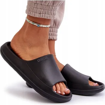 Dámské pantofle Lehké dámské Nazouváky Big Star Pěnové pantofle k bazénu černé NN274A042 velikost 36