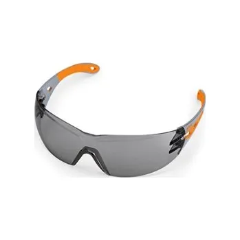 Profesionální ochranné brýle Light Plus, tónované, STIHL (00008840371) (Ochranné pracovní brýle Stihl. Velmi lehký sportovní tvar. Velký ochranný prostor. Skla opatřená boční ochranou se nezamlžují a jsou odolná proti poškrábání (z obou stran).)
