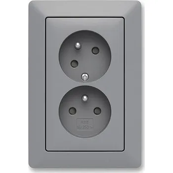 Elektrická zásuvka ABB ZONI 5513T-C02157 141 ZÁSUVKA DVOJNÁSOBNÁ S OCHR. KOLÍKY S CLONKAMI S NATOČENOU DUTINOU ZONI ŠEDÁ BÍLÁ