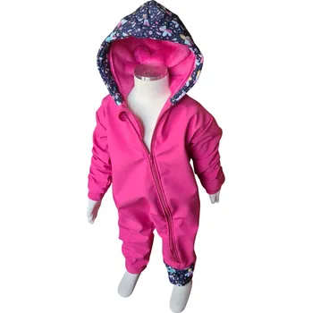 Kojenecká kombinéza Akce Dětská softshellová kombinéza s fleecem a hřejivou kapucí,, Světlušky, tm. růžová, vel. 86 (Dětská jarní / podzimní softshellová kombinéza pro děti – teplo, pohodlí a volnost pohybu)