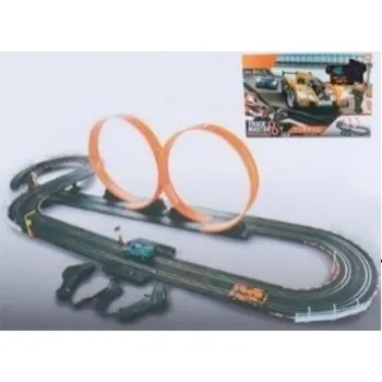 auto na autodráhu Madej Autodráha se dvěma smyčkami