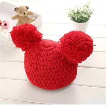 Čepice Dětská zimní čepice s bambulemi Bethan červená