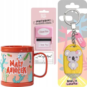 Obraz Dárková sada pro dítě s nápisem MALÝ ANDÍLEK 3D hrnek přívěsek na klíče s