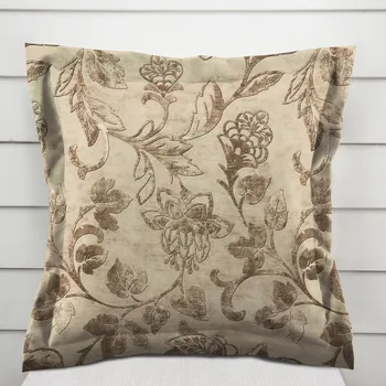 Povlak na polštářek Sametový povlak na polštář s lemem Tamara TMR-056 Hnědé zámecké květy na světle hnědém 50 x 60 cm