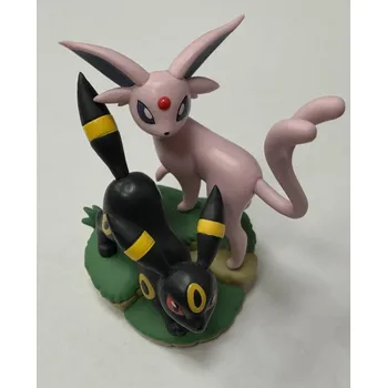 Hračka Pokémon - figurka Umbreon a Espeon Prismatic Evolutions Premium Figure Collection