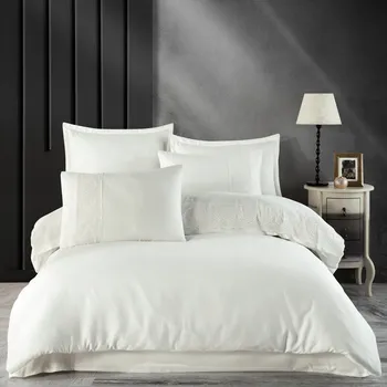 Povlečení Povlečení 220x200 saténové 100% BAVLNA zdobené klasickou krémovou gipiurou