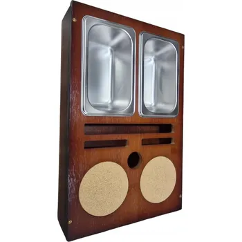 Organizér na pohovku s tácem na servírování jednohubek, miskami a příslušenstvím