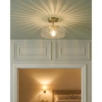 Osvětlení Stropní světlo průhledné skleněné stínidlo pozlacená železná základna moderní glamour styl obývací pokoj Beliani