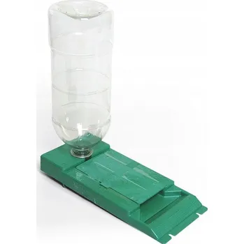 napáječka pro hospodářská zvířata Napáječka, vtoková napáječka do úlu na PET láhev se závitem