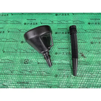 Kanystr CZ trychtýř na benzín s nástavcem