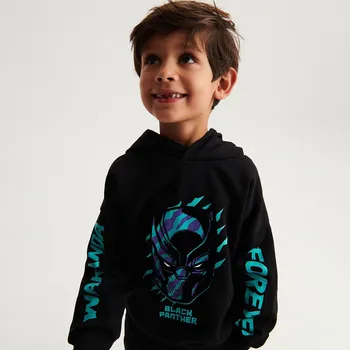 Dětská móda Reserved - Mikina s kapucí Black Panther - černý - 0519R-99X - 0519R-99X-134