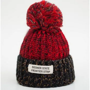 Pokrývka hlavy Dětská zimní čepice s bambulkou J864 červená