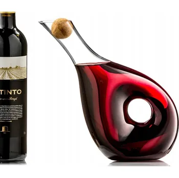 KARAFA NA VÍNO A VODU TWISTED