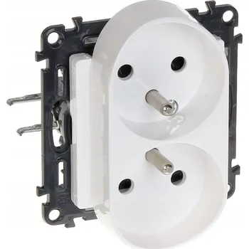 Elektrická zásuvka Elektrická zásuvka Legrand dvojitá s uzemněním, bílá, Valena Life
