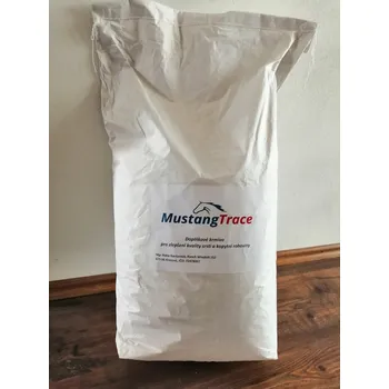 Pro koně Mustang Trace 15 kg „komplex stopových prvků a vitamínů pro klouby, kopyta a vitalitu“