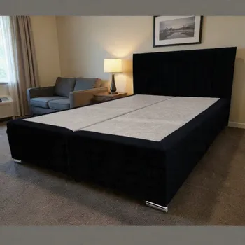 Postel Čalouněná dvoulůžková postel 140x200 cm sarina černá (Elegantní čalouněné dvoulůžko pro váš dokonalý spánek)