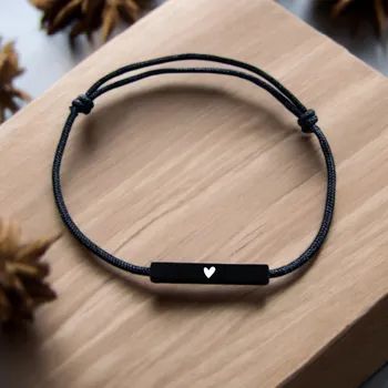 Náramek Ahome Dřevěný náramek Srdíčko černý 24 cm
