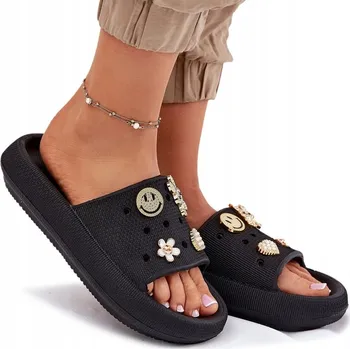 Dámské pantofle DÁMSKÉ LEHKÉ PĚNOVÉ NAZOUVÁKY S KNOFLY VINCEZA 76055 ČERNÉ 35/36