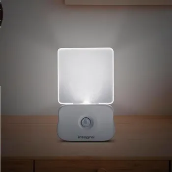 Stojací lampa Integrované LED noční světlo s pohybovým senzorem, zásuvné noční světlo s čidlem od soumraku do