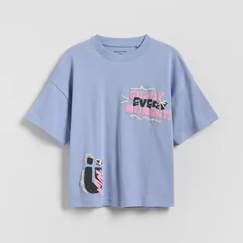 Chlapecké tričko Reserved - Bavlněné tričko s potiskem - bleděmodrá - 915HR-05X - 915HR-05X-140