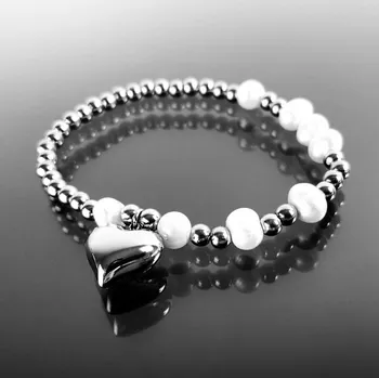 Náramek Ocelový náramek zdobený srdcem a pravými perlami č. 1444