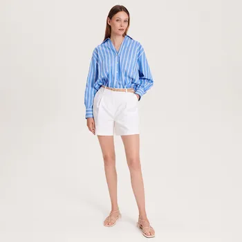 Dámské kraťasy Reserved - Kraťasy s koženkovým páskem - bílá - 2408T-00X - 2408T-00X-XXL