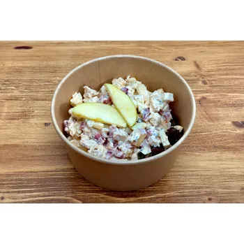 Hotové jídlo zeleninový kuřecí salát