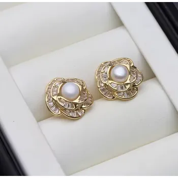 Náušnice B-TOP Pozlacené puzetové náušnice ve tvaru krystalového květu s přírodní perlou