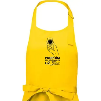 Kuchyňská zástěra Panák alkoholu - propíjím se už 50 let - Dámská zástěra na vaření - Univerzální velikost ( Žlutá )
