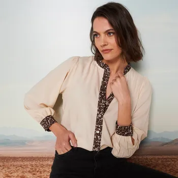 Dámská móda Halenka s potištěnou légou a manžetami béžová/čokoládová 46