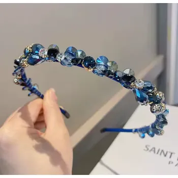 Čelenka B-TOP Čelenka do vlasů s tmavě modrými krystaly a zlatými detaily