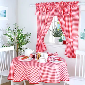 ubrus Károvaný ubrus červená a bílá Průměr 160 cm. Průměr 160 cm.