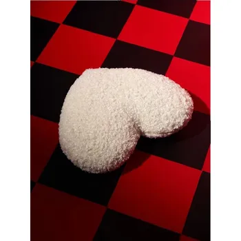 Polštář Sinsay - Bouclé polštář ve tvaru srdce - krémová - 964GU-01X - 964GU-01X-ONE