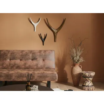 Sada 3 kusů nástěnných dekorací z mangového dřeva v různých barvách s motivy zvířat ručně vyráběné v boho stylu swahili africký styl Beliani