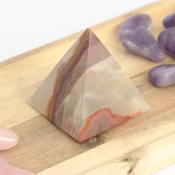 Pyramida ze zeleného onyxu 5 cm – klid, obnova a jemná ochrana - A