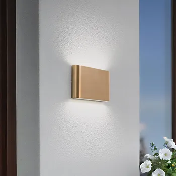 Venkovní osvětlení Euluna LED nástěnné světlo Semi M, hliník, zlatá, délka 17,5 cm zlato LED 2 x 5 W celkem - Doprava zdarma