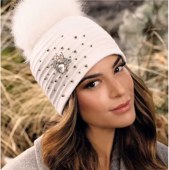 Čepice KRUMLOVANKA Bílá dámská čepice s bambulí se zdobením Beatle W-809/000 bílá