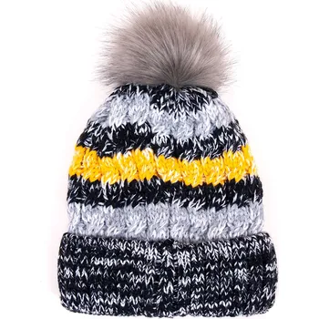 Čepice Dětská zimní čepice YOCLUB 54-56 cm