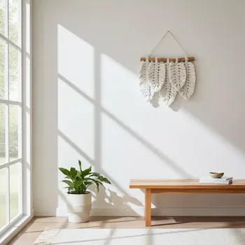 Peříčka bílá (závěsná dekorace)