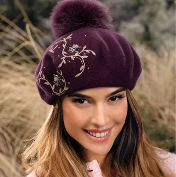Čepice Dámský baret s bambulí a výšivkou W-0830/2040 tmavě fialový