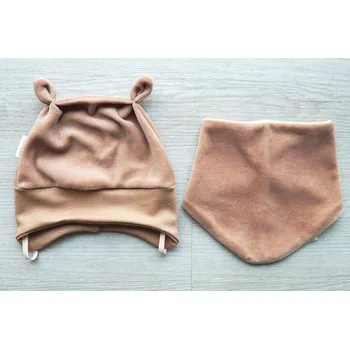 Kojenecké oblečení AMÁLKA Plyšová zavazovací čepička + šátek na krk Velikost: 62-68