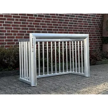 Fotbalová branka Nerozbitná hliníková mini branka 120×80 cm s pevnou zadní výplní (Bezúdržbová mini branka pro dětská a školní hřiště se zadní hliníkovou stěnou a záchytem míčů z trubek Ø30 mm)