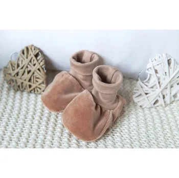 Kojenecké oblečení AMÁLKA Plyšové capáčky pro miminko, hnědé Velikost: 68-80